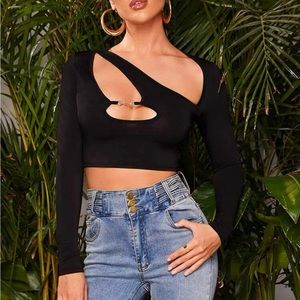 Ring cut out crop top ✨❤️‍🔥